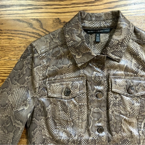 White House Black Market Snake Print  Cropped Jacket Size Extra Small - Picture 3 of 9
